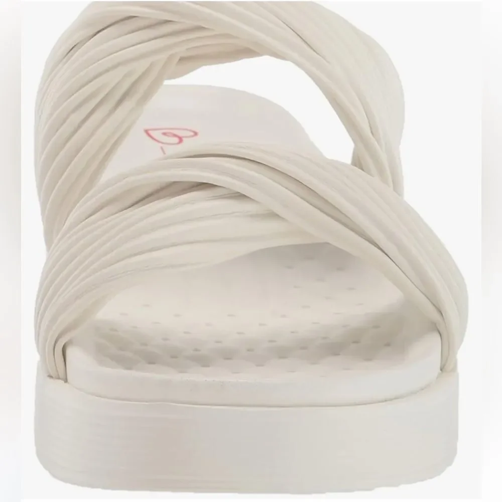 EXCELLENT CONDITION WOMEN’S 8.5 BLONDo WHITE WATERPROOF CADEE SANDALS/SLIDES